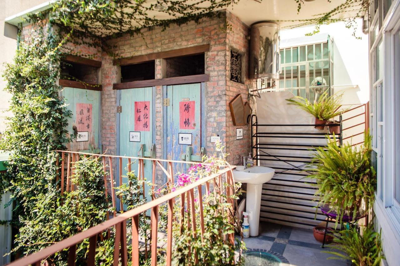 Tainan Weshare Hotel Exterior photo